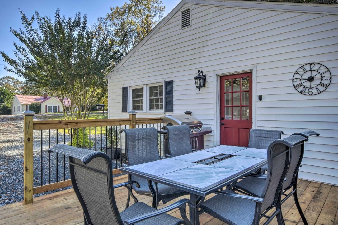 Peaceful Renovated Home With Deck On Half Acre! แอชโบโร ภายนอก รูปภาพ