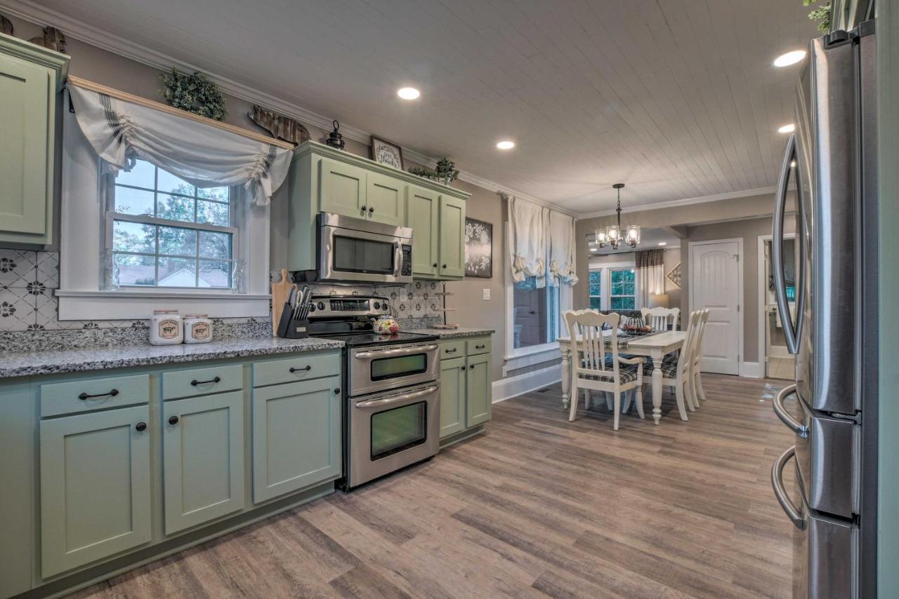 Peaceful Renovated Home With Deck On Half Acre! แอชโบโร ภายนอก รูปภาพ